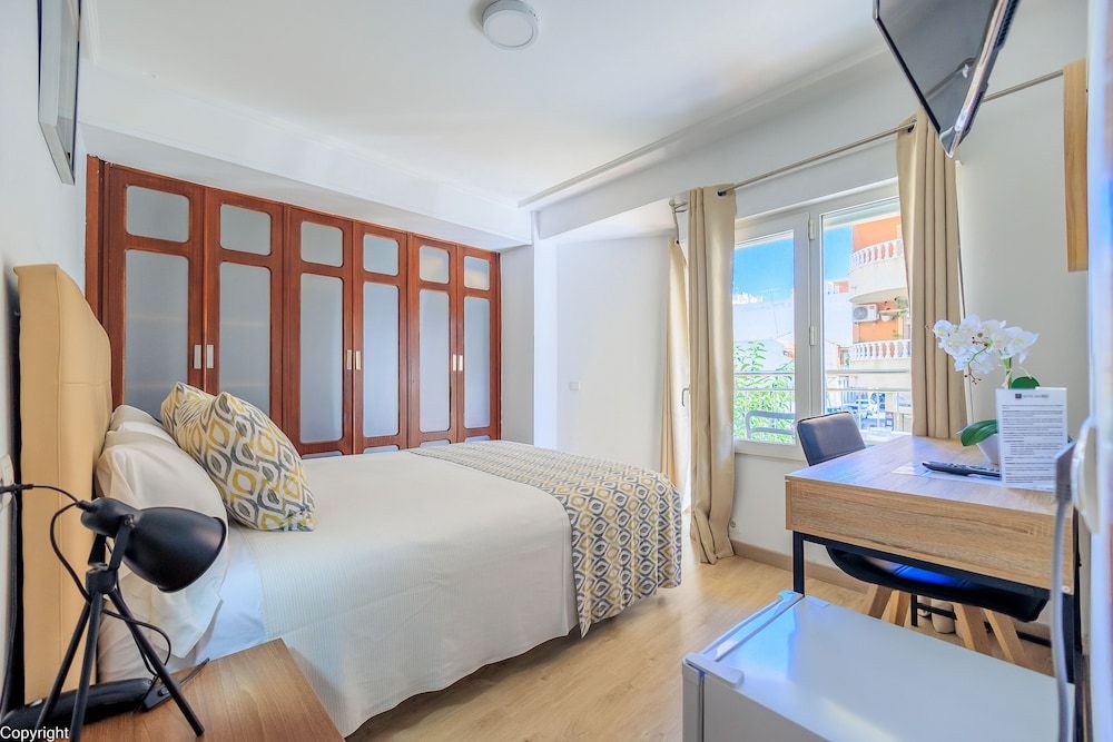 Hotel Madrid Triple Room 6