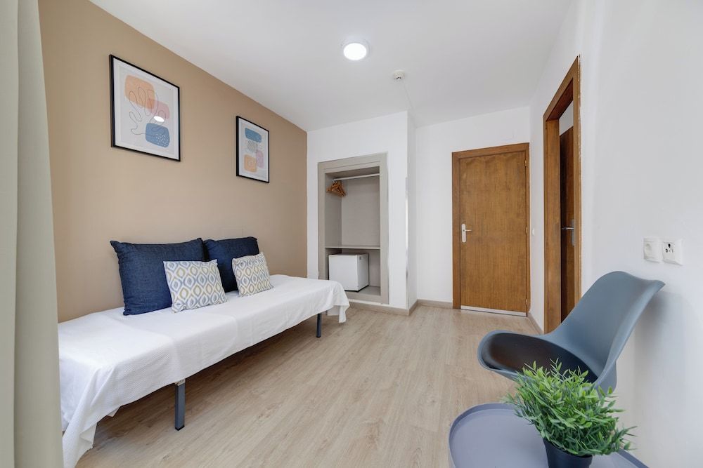 Hotel Madrid Triple Room 24