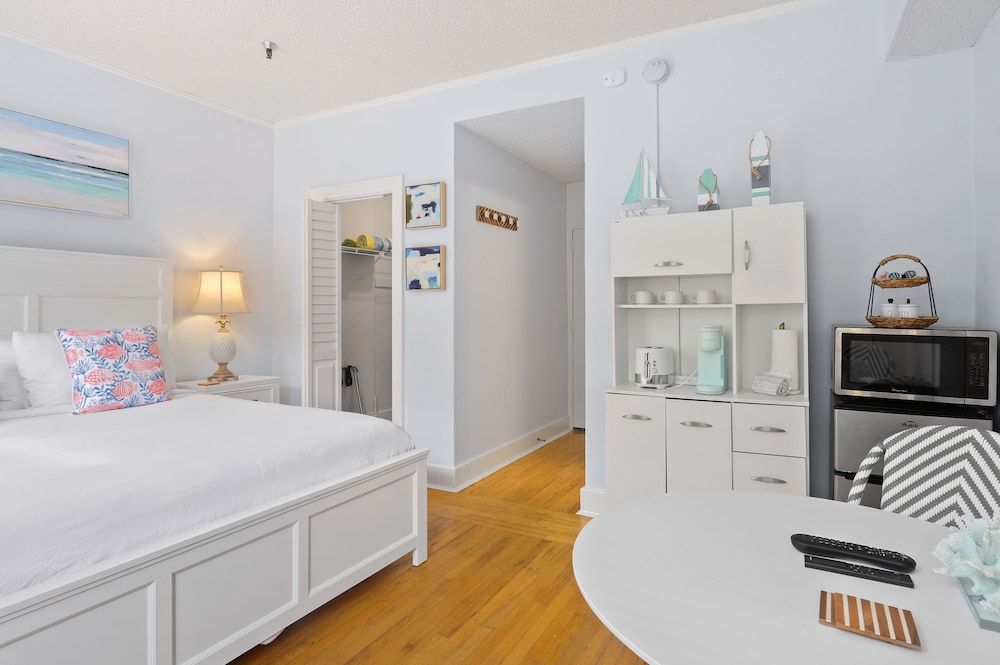 Condo, Tropical Cove