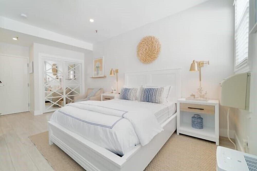 Condo, Tropical Breeze, Studio Queen