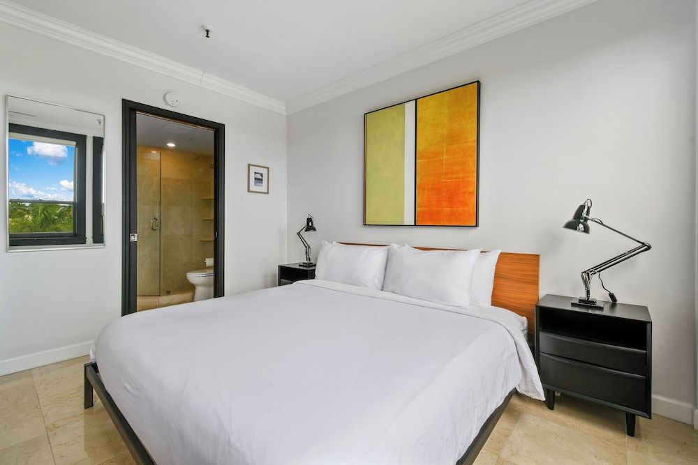Condo, Tropical Tribeca