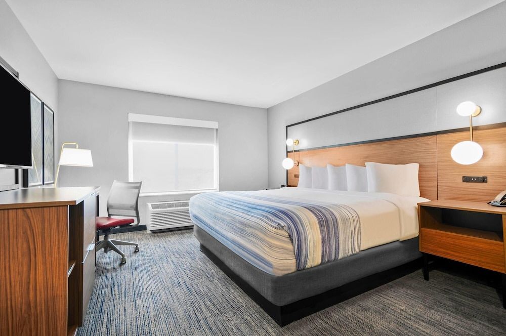 Business Suite, 1 King Bed, Non Smoking