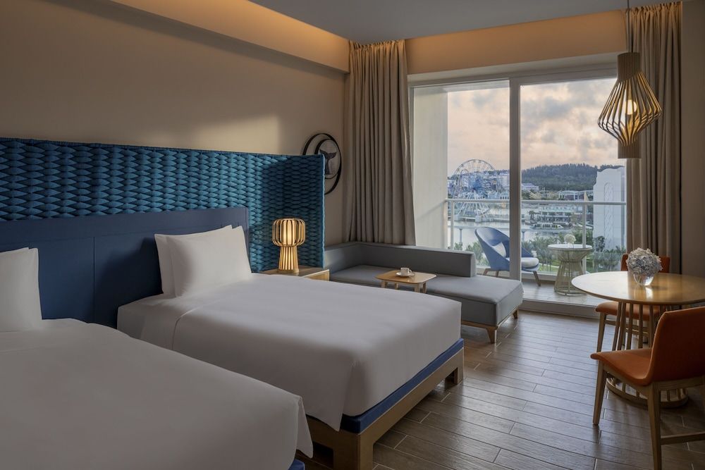 Room, 2 Twin Beds, Bay View