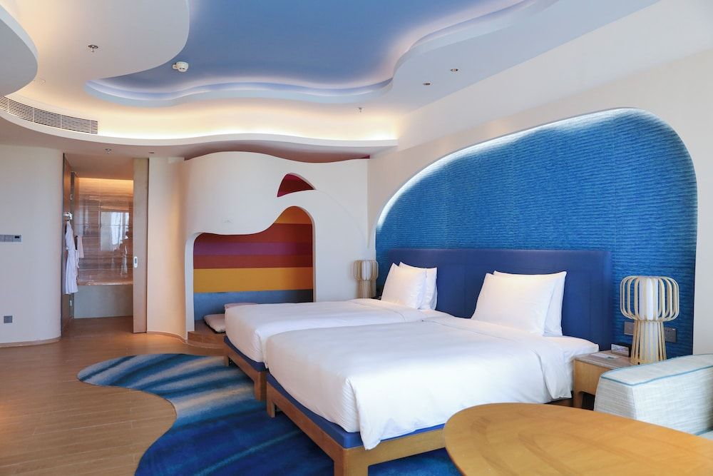 2 TWIN BEDS FAMILY WITH OCEAN VIEW, CLUB ACCESS DELUXE