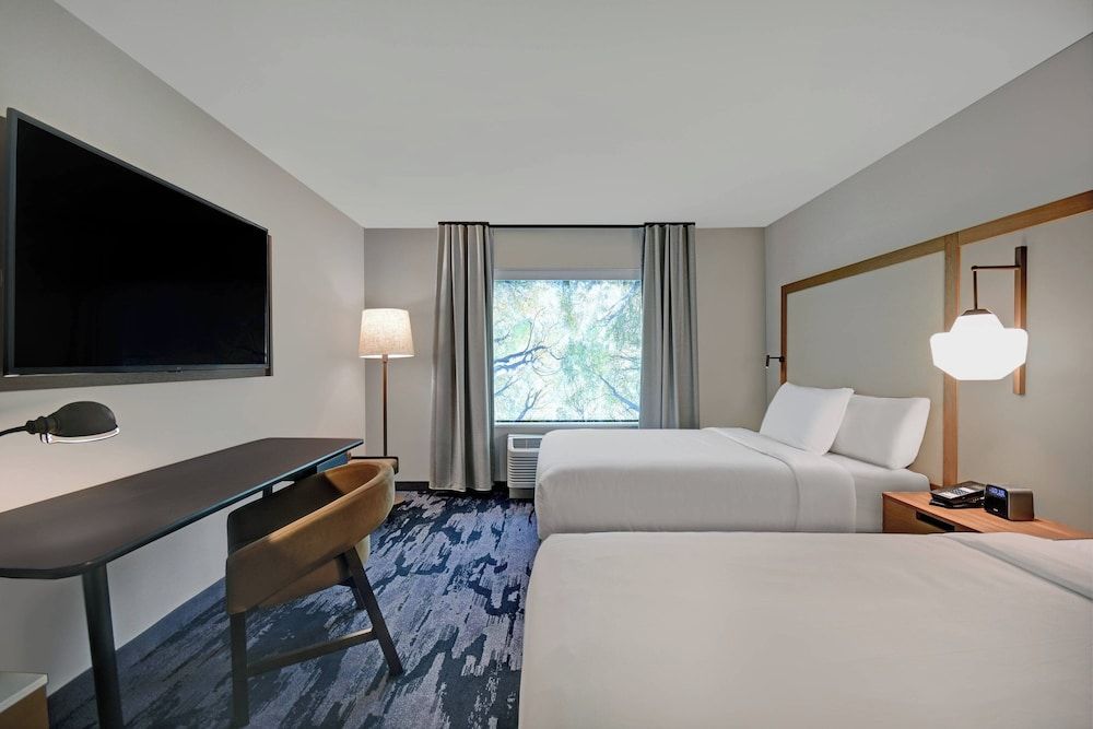 Room, 2 Queen Beds (Mobility/Hearing Accessible, Tub)
