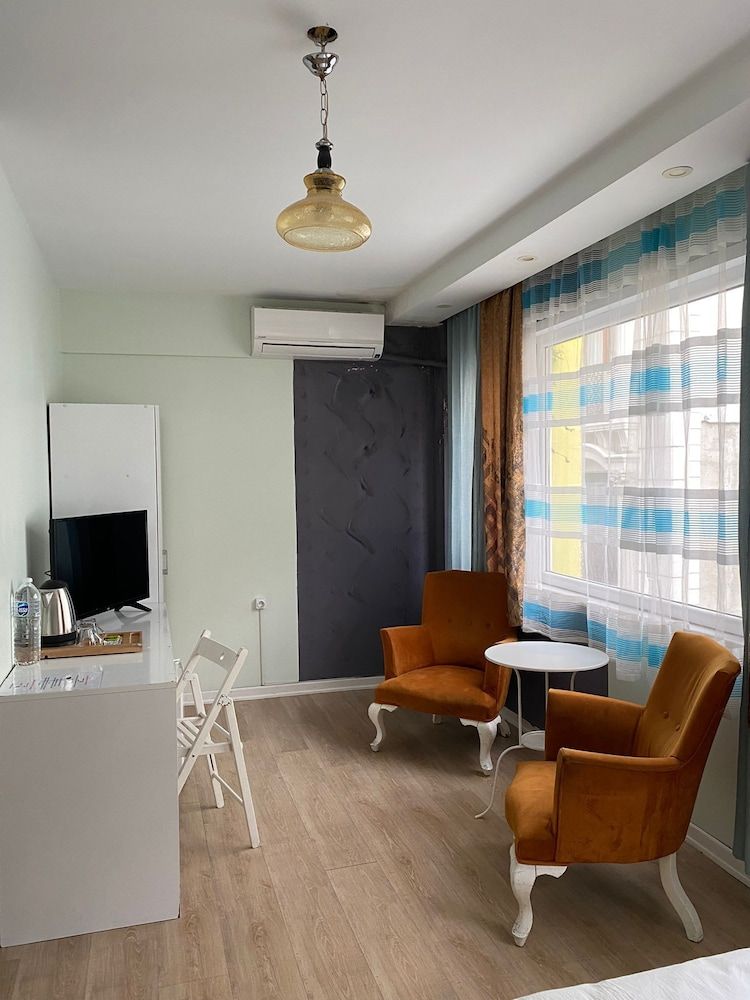 undefined Rodin Suites 10