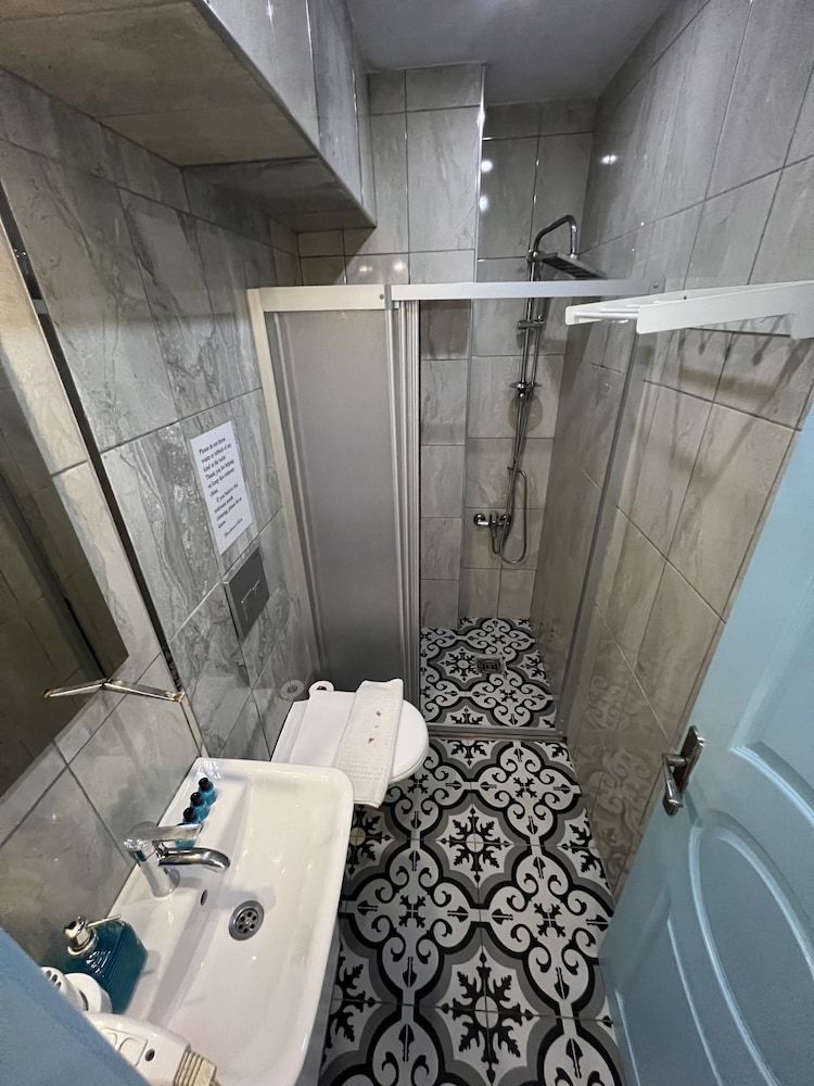 undefined Rodin Suites 9