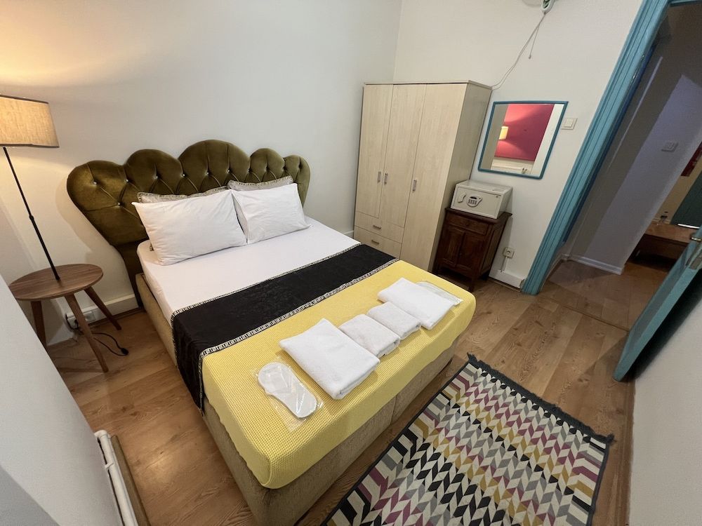 undefined Rodin Suites 2