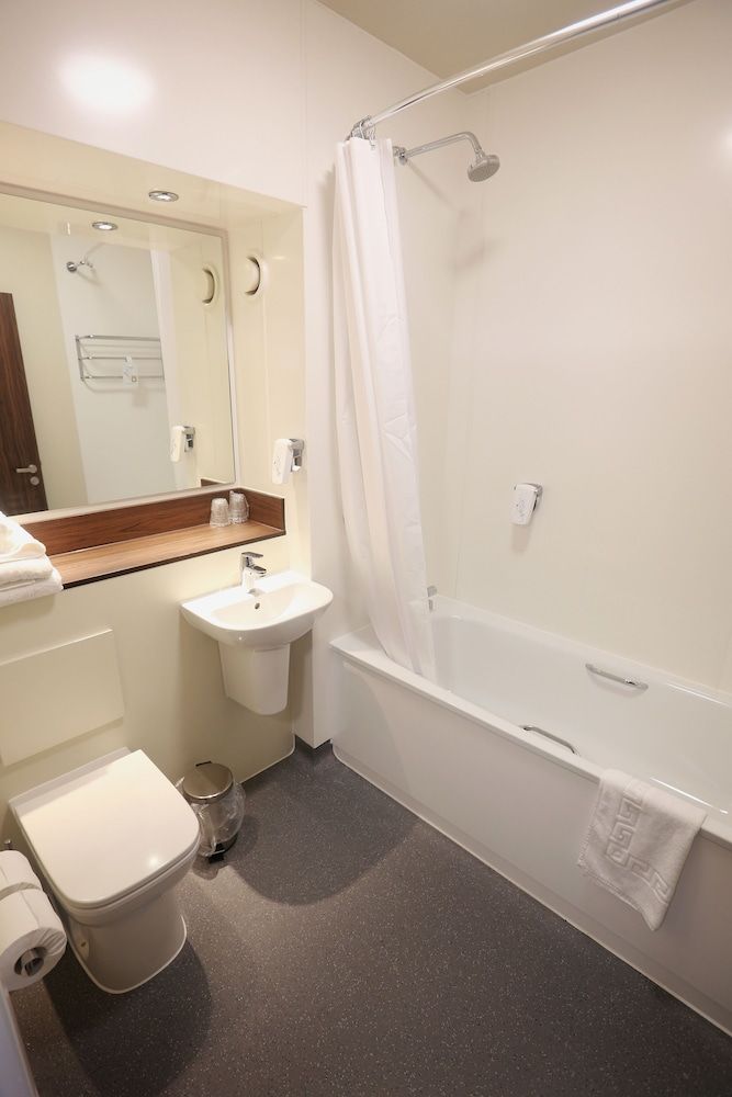 Willows, Blackburn by Marston's Inn Double or Twin Room 5