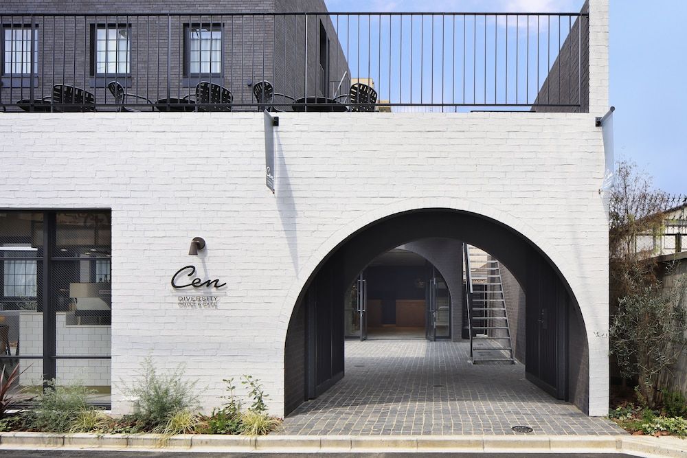 undefined Hotel Cen 4