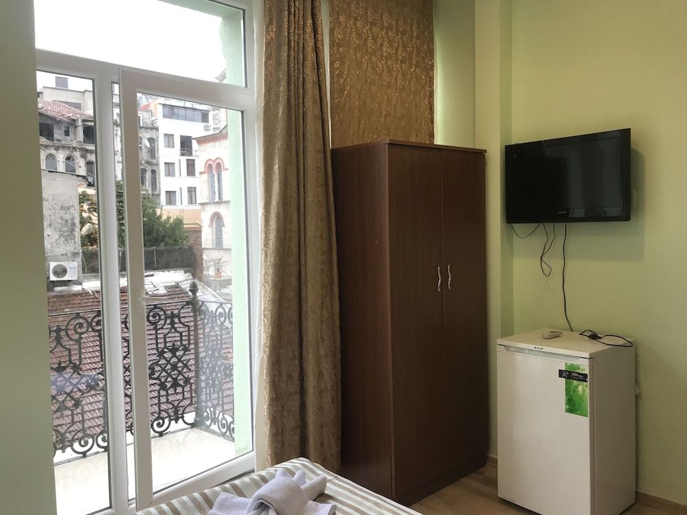 undefined Historial Hotel 8