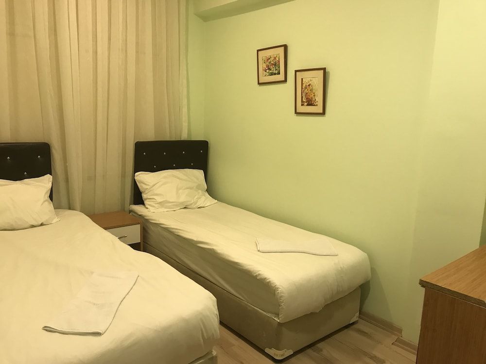 undefined Historial Hotel 2