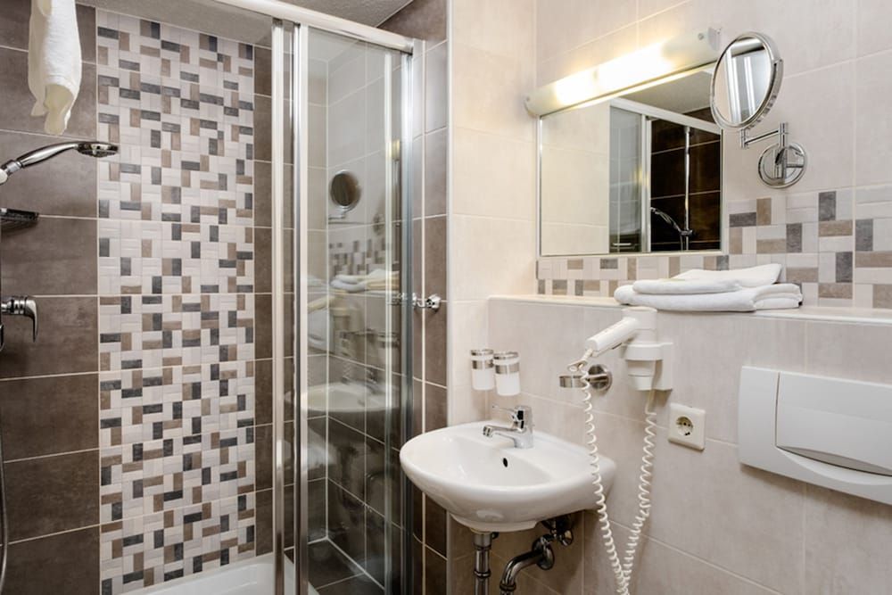 Hotel Meyerhof Lörrach Triple Room 6