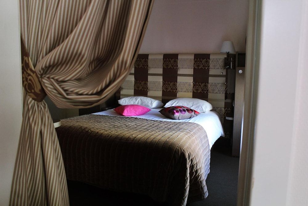 Hotel des Bains Comfort Triple Room + City View 4