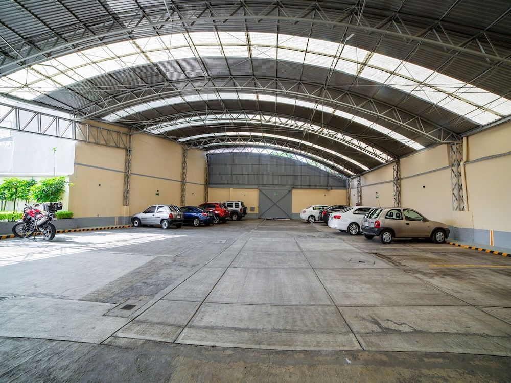 undefined Hotel Monarca 9