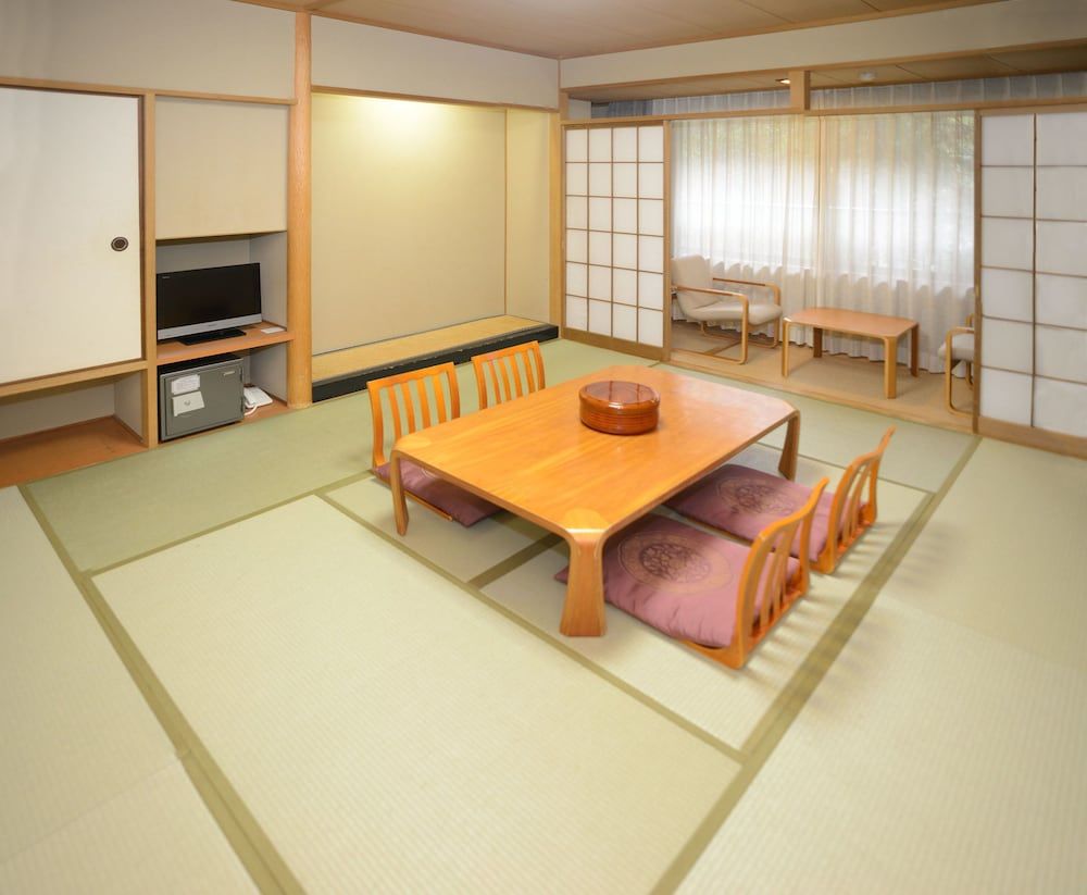 Japanese Style Room for 5 guests with Private Bathroom, Forest View, Non Smoking