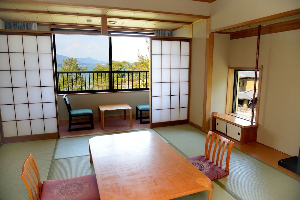 Japanese Style Room for 4 with Private Bathroom, Partial Ocean View, Non Smoking