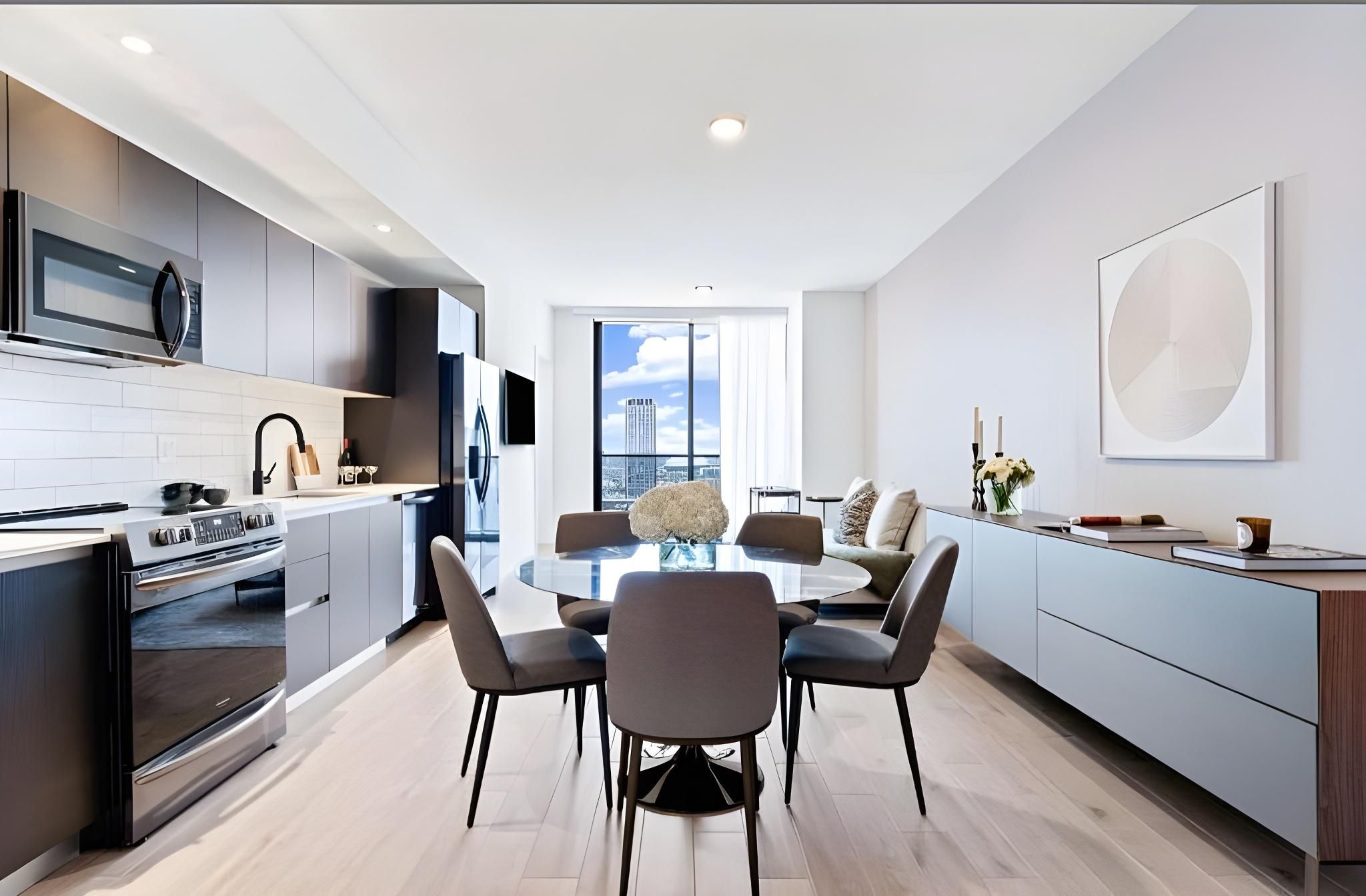 City View Three Bedroom Suite with King/Queen/Queen