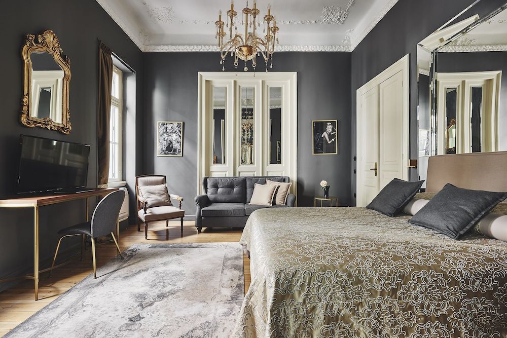 Bohemian Suites Athens Signature Suite, 1 Queen Bed (Signature King Suite) 8