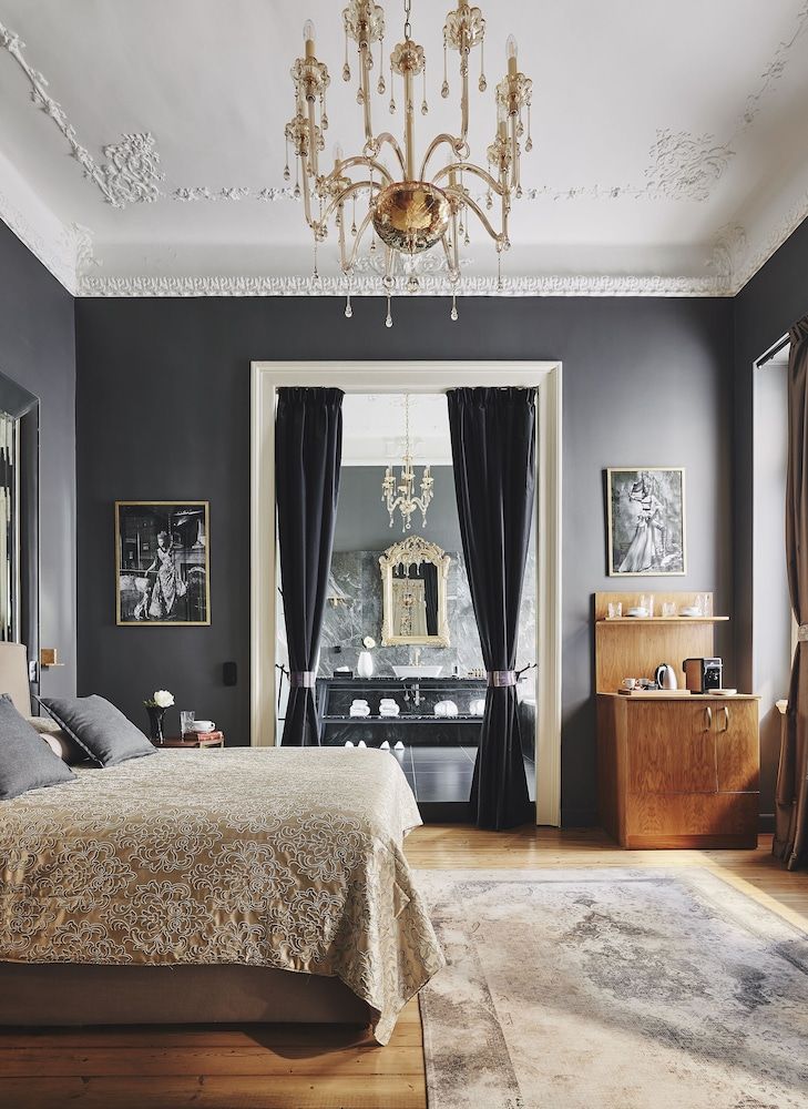 Bohemian Suites Athens Signature Suite, 1 Queen Bed (Signature King Suite) 5