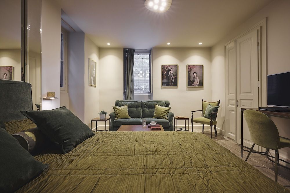 Bohemian Suites Athens Junior Studio Suite, Garden View (Garden Suite, Semi Basement) 9