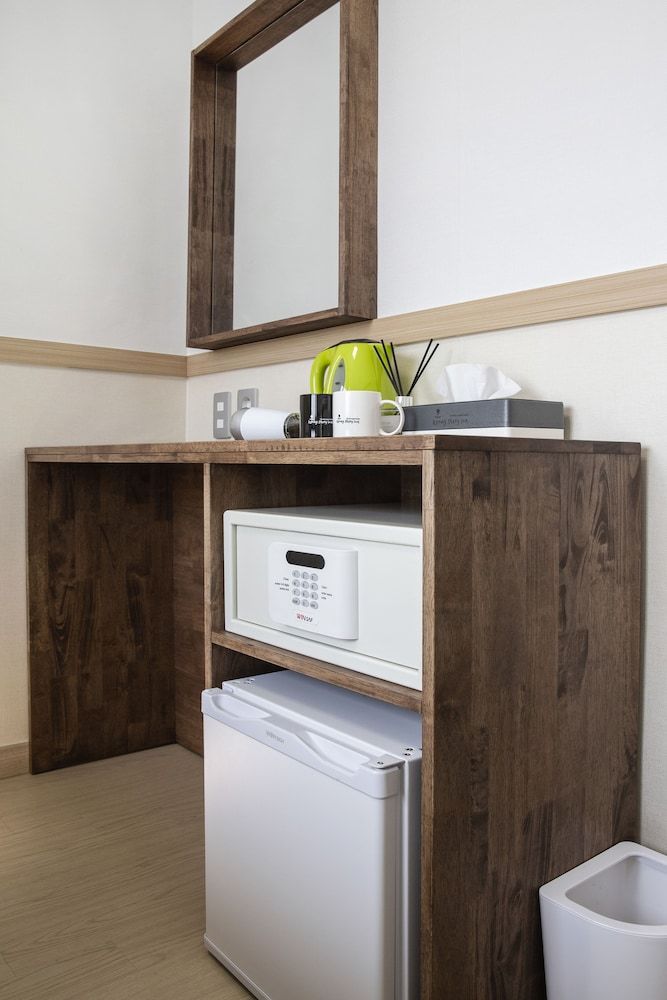 Five Hotel Jongno Deluxe Twin Room 8