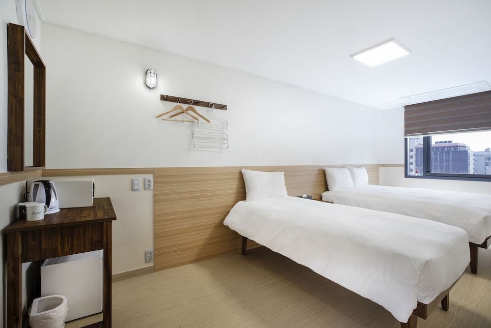 undefined Five Hotel Jongno 4