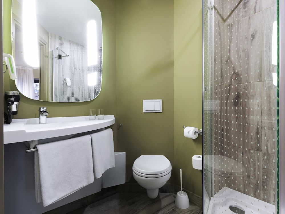 Ibis Tbilisi Stadium Standard Twin Room, 2 Twin Beds 6