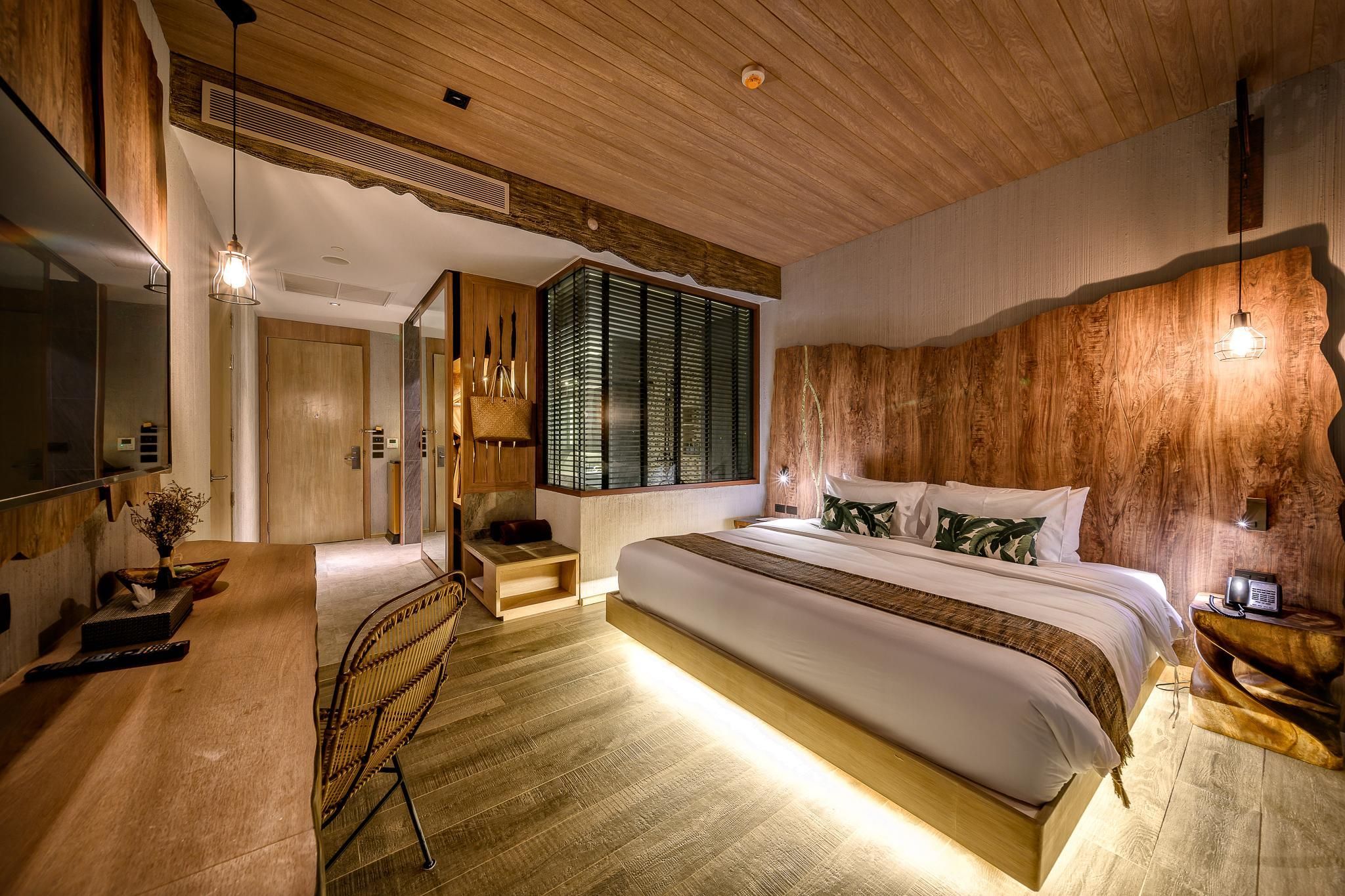 Deluxe Pool Access Room