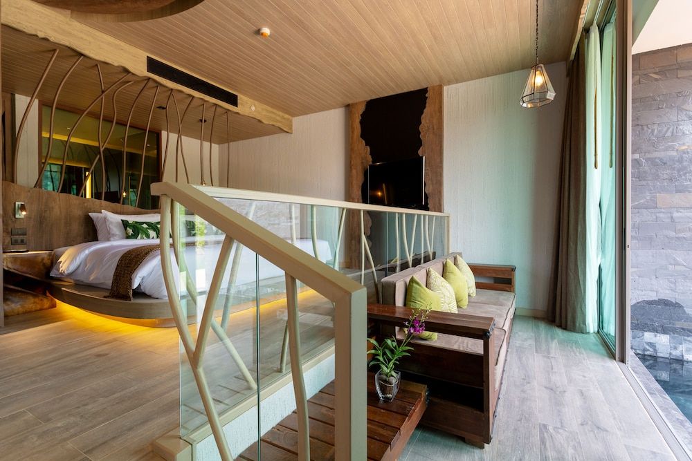 Pool Suite