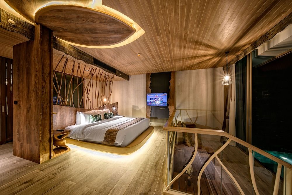 Pool Suite