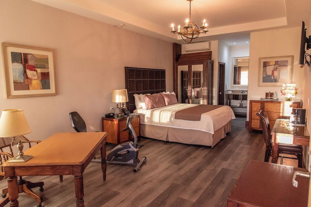 Hotel Hacienda Santana Premier Room, 1 King Bed 2