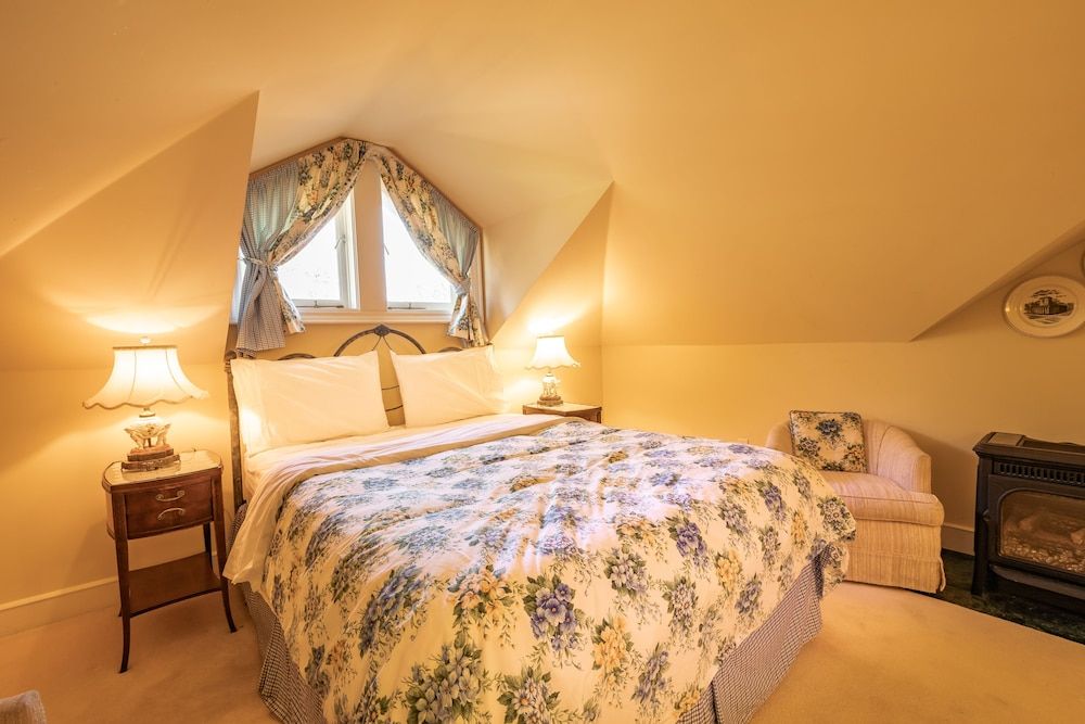 Standard Room, 1 Queen Bed