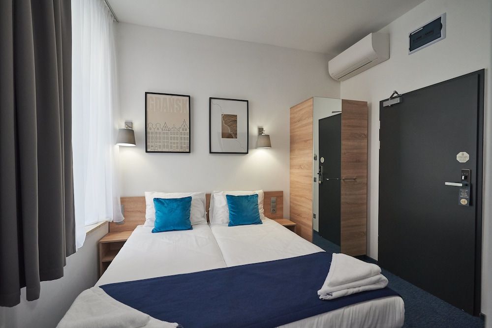 undefined Fama Residence 3