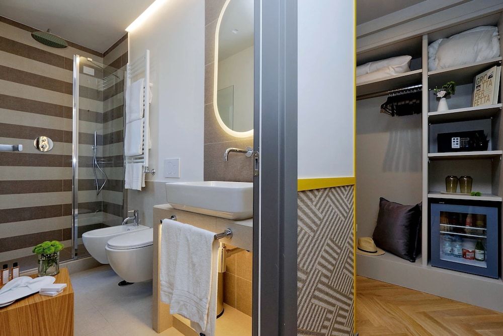 Roma Five Suites Junior Room 2