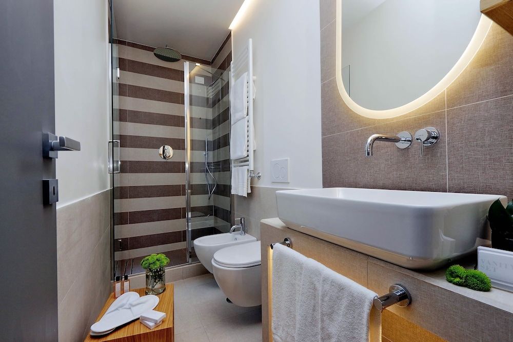 Roma Five Suites Junior Room 3