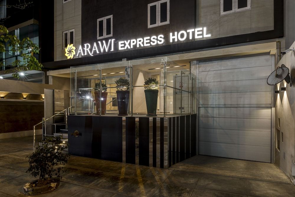 undefined Arawi Miraflores Express 8