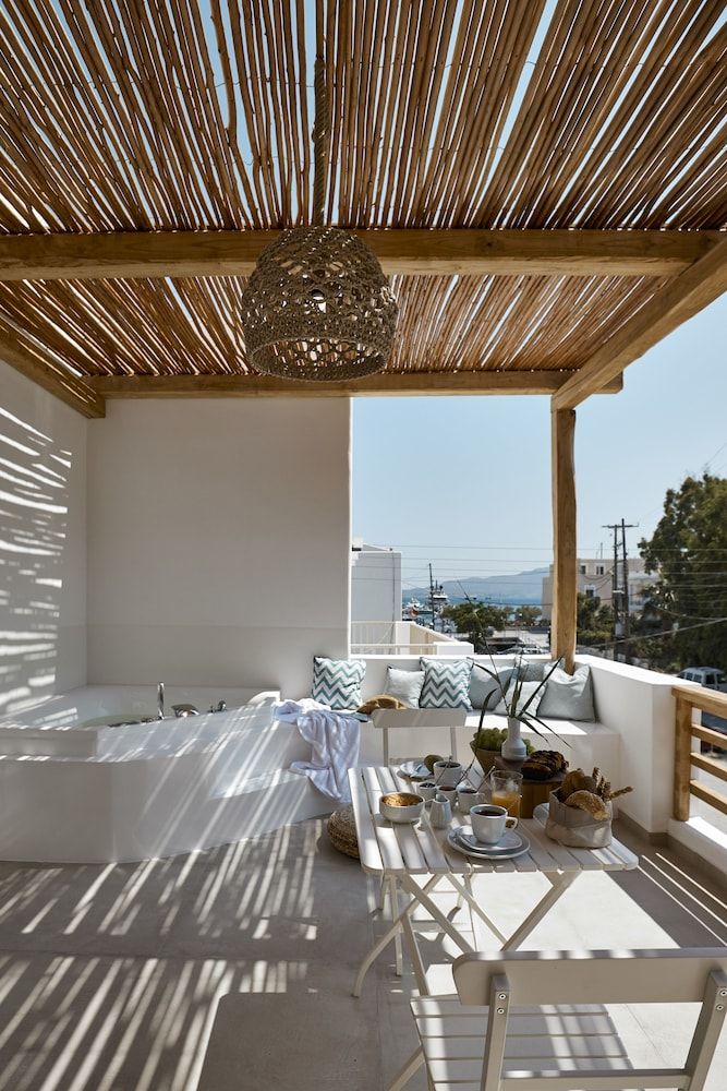 Arco Solium Suites Deluxe Suite, Hot Tub (Outdoor) 6