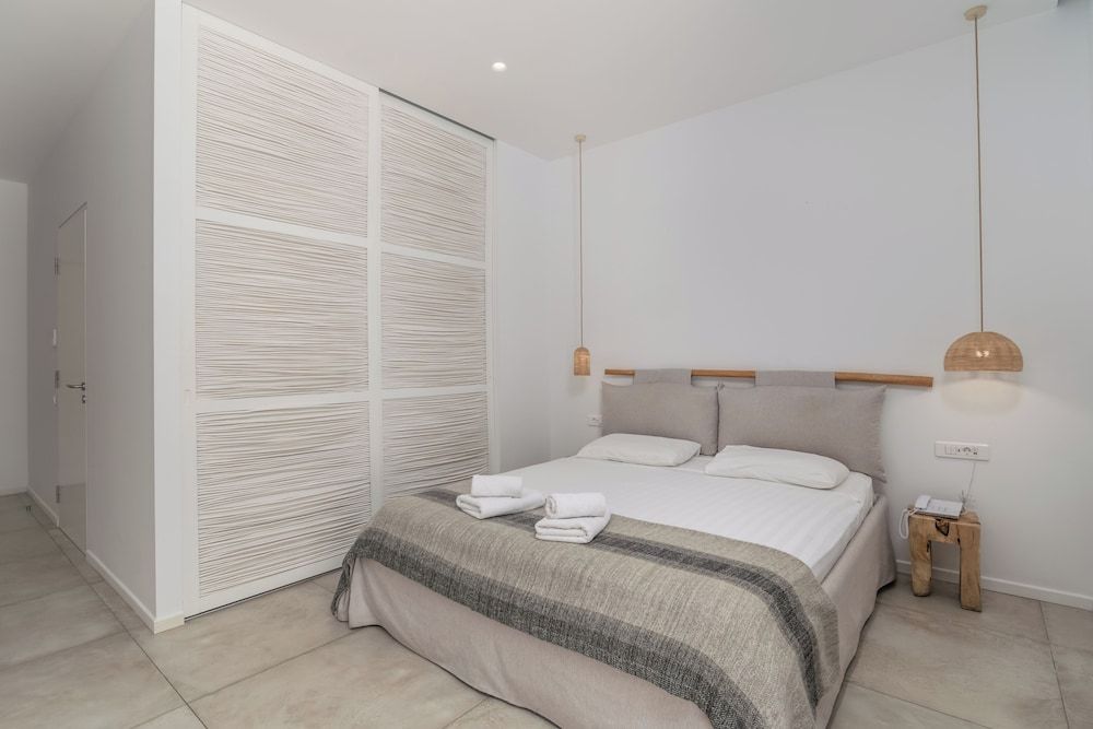 Arco Solium Suites Superior Suite 8