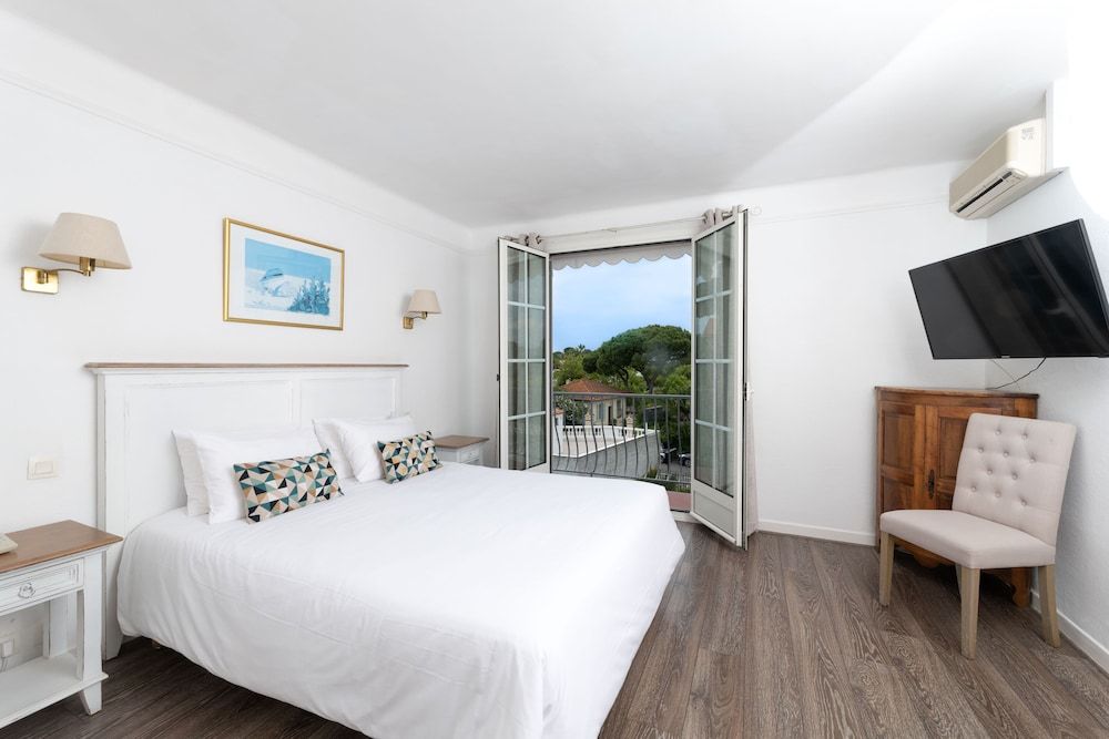 undefined Hôtel Beau Site - Cap d'Antibes 2
