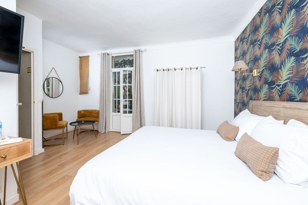 undefined Hôtel Beau Site - Cap d'Antibes