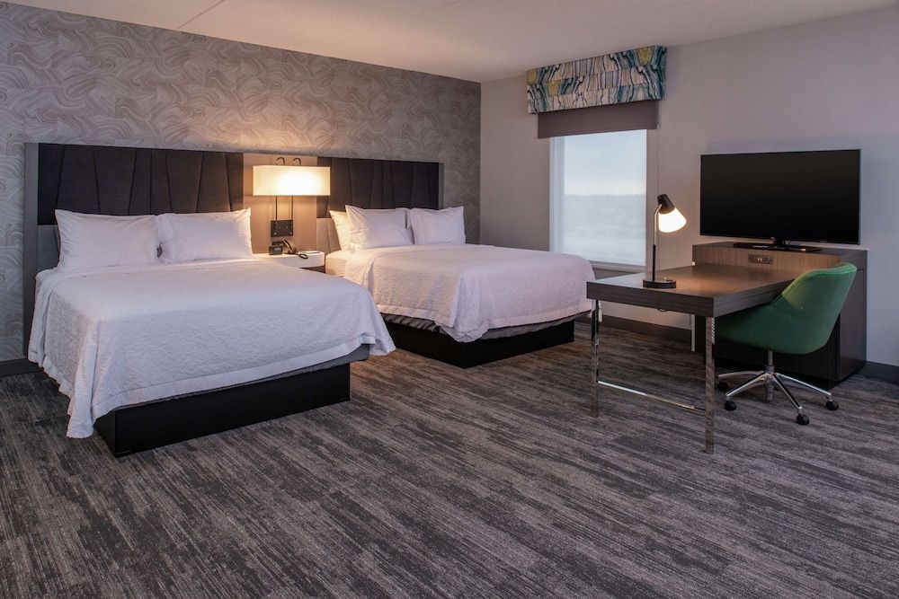 Studio, 2 Queen Beds, Refrigerator & Microwave (Wet bar)