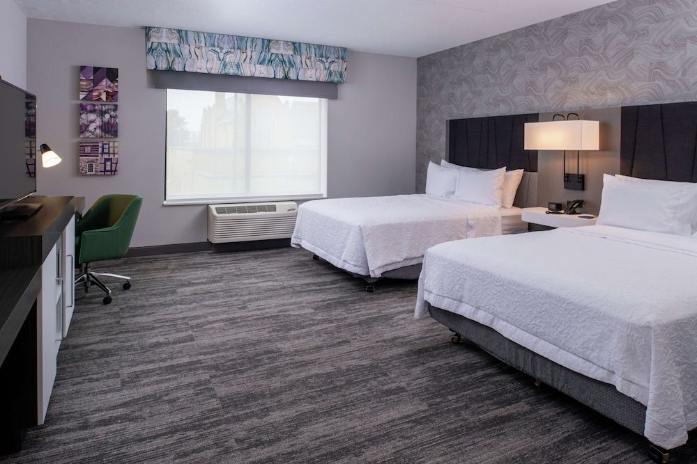 Studio, 2 Queen Beds, Accessible, Bathtub