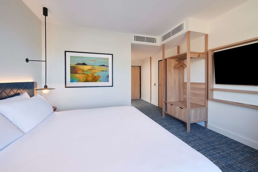 Room, 1 King Bed, Accessible