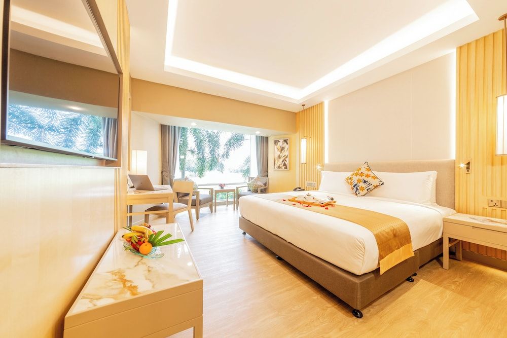 Club Room, 1 King Bed