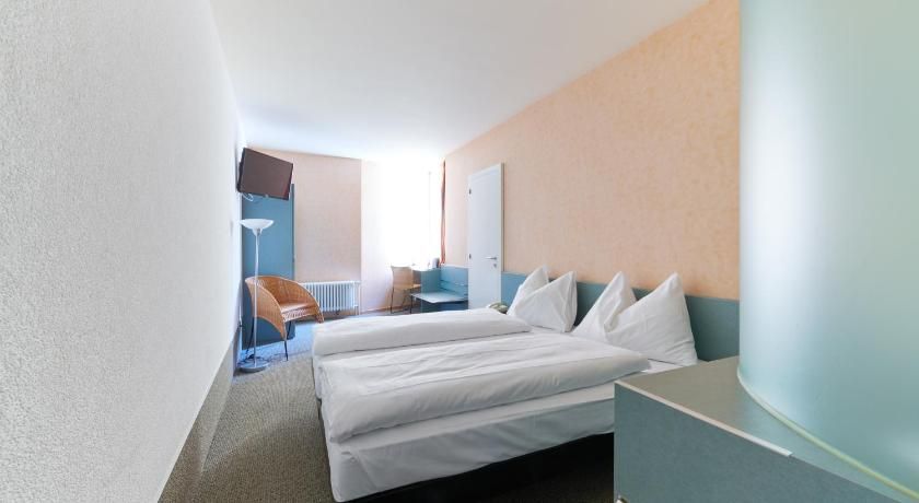 undefined Hotel City am Bahnhof 8