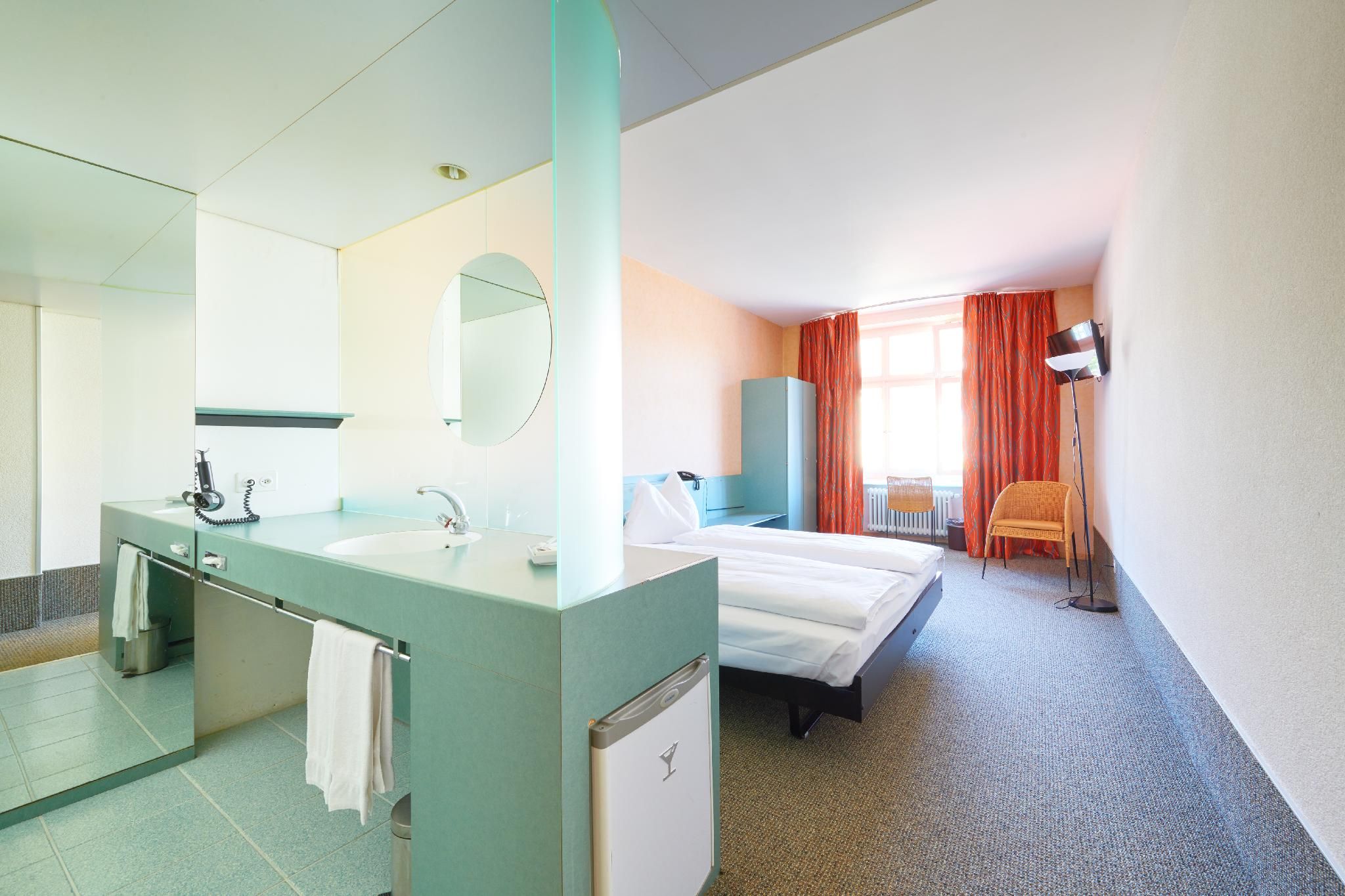 undefined Hotel City am Bahnhof 3