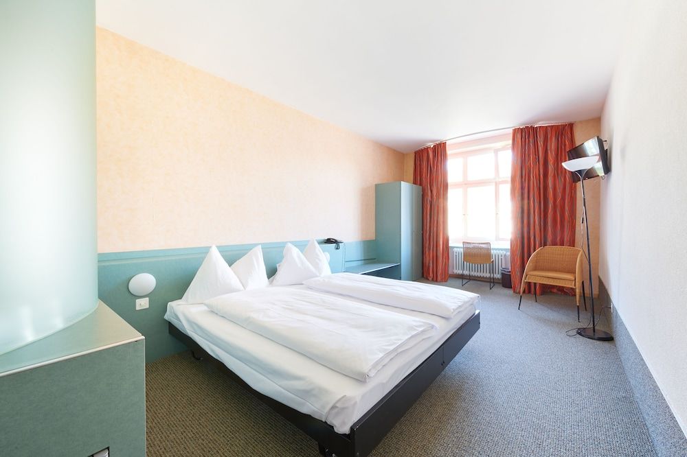 undefined Hotel City am Bahnhof 8