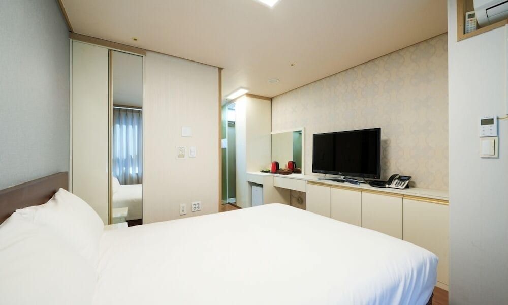 Hotel Aventree Yeouido Deluxe Double Room 4