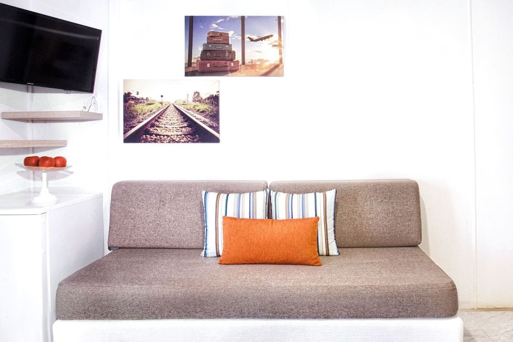 Asprolithos Studios Standard Apartment (Coral and Sapphire) 12